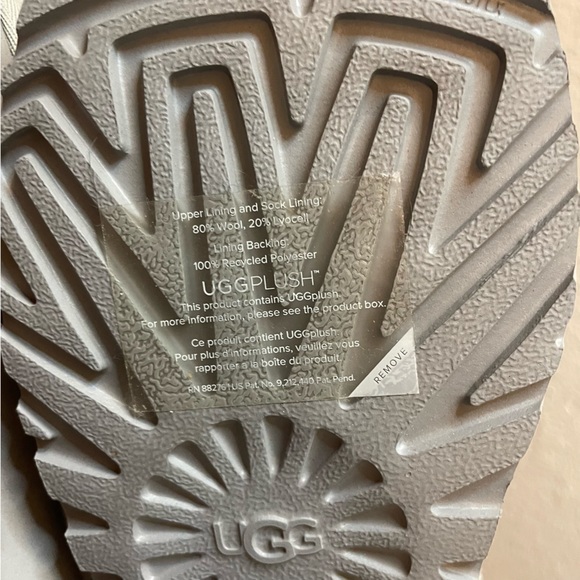 NWOT UGG Classic Short Sequin Stars Boot - Picture 10 of 10